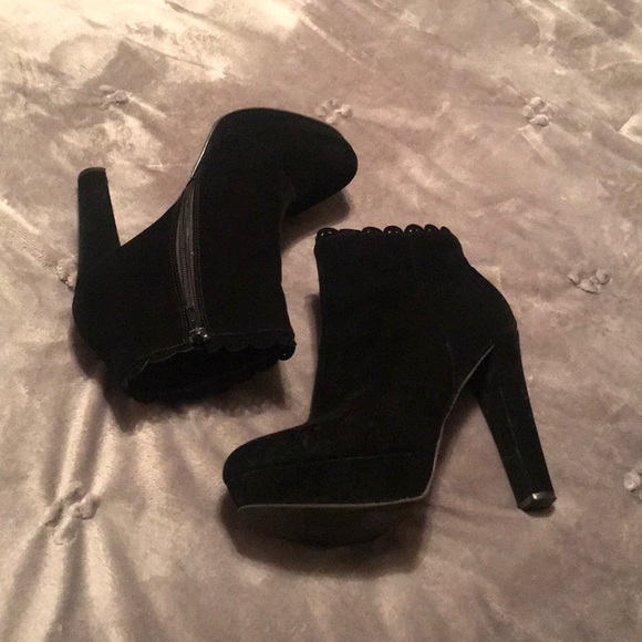 Qupid Shoes - Qupids Black Velvet Bootie